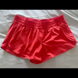 BNWOT Lululemon tracker short